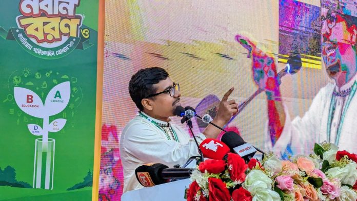 রংপুরে সাংবাদিকদের বিভিন্ন প্রশ্নের উত্তরে বাংলাদেশ ইসলামী ছাত্রশিবিরের কেন্দ্রীয় সভাপতি নুরুল ইসলাম সাদ্দাম বলেছেন,প্রধানমন্ত্রীর রাজনৈতিক সহকারী ও বিএনপির নেতা রাশেদ খাঁনের কাজই হচ্ছে জামায়াত ও ছাত্রশিবিরের বিরুদ্ধে নেতিবাচক কথা বলা।রাশেদ খান তো বিশেষ কোটায় সহকারী হয়েছেন, তার এই পদের ব্যাপারে আমরা সন্দিহান। তার কাছেও জিজ্ঞাসা করলে সম্ভবত তিনি তার পদের আসলে কী কাজ, সেটার উত্তর দিতে পারবেন না।